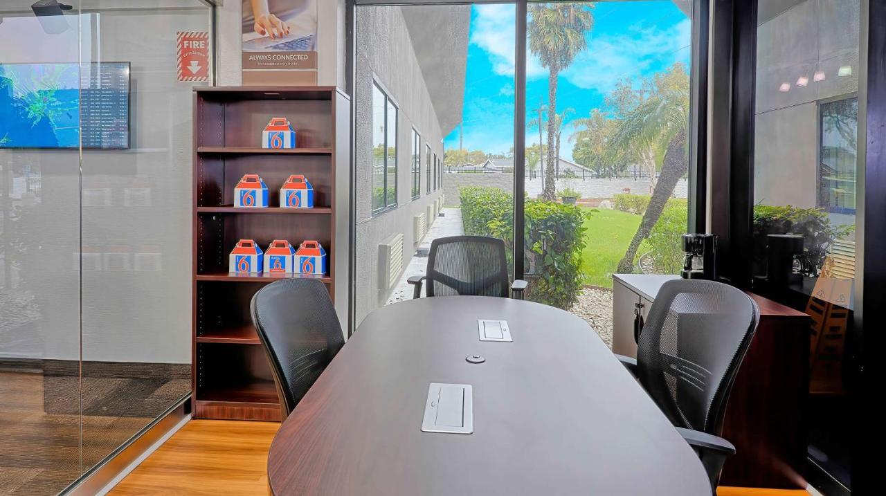 Motel 6-Los Angeles, Ca - Los Angeles - Lax Инглвуд Экстерьер фото
