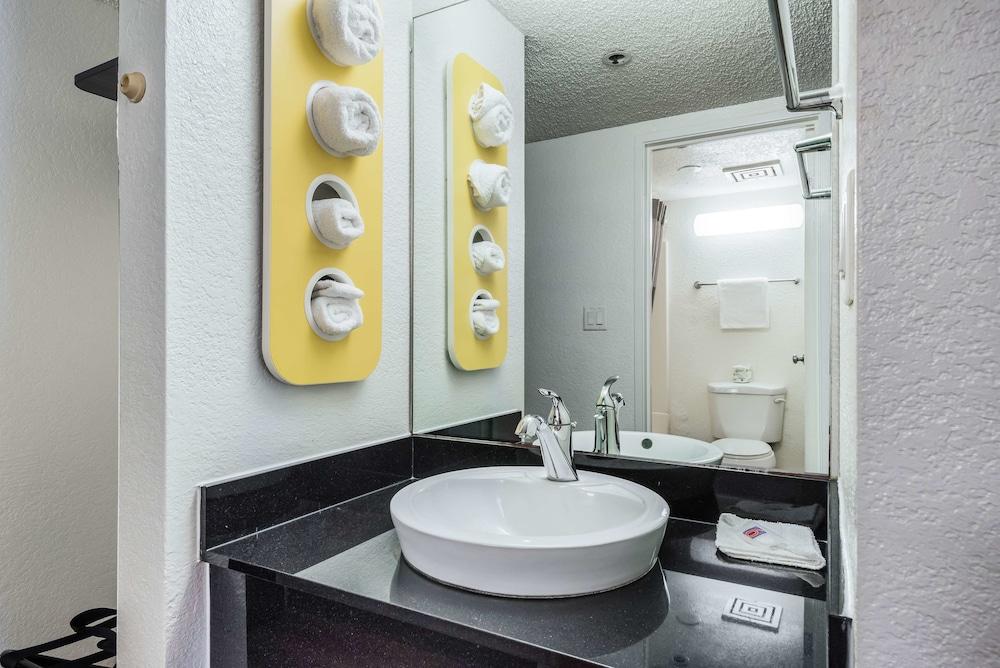 Motel 6-Los Angeles, Ca - Los Angeles - Lax Инглвуд Экстерьер фото